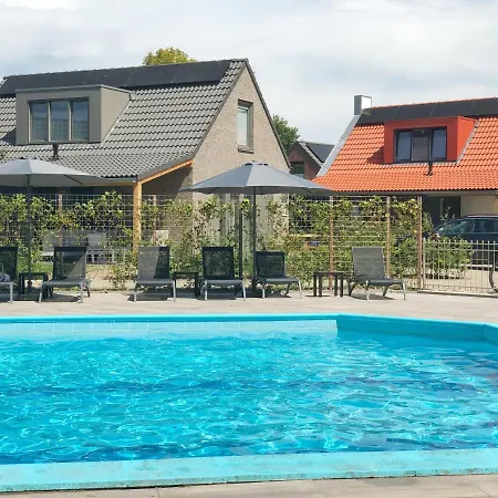 578 Op Recreatiepark De Wielen Chalet