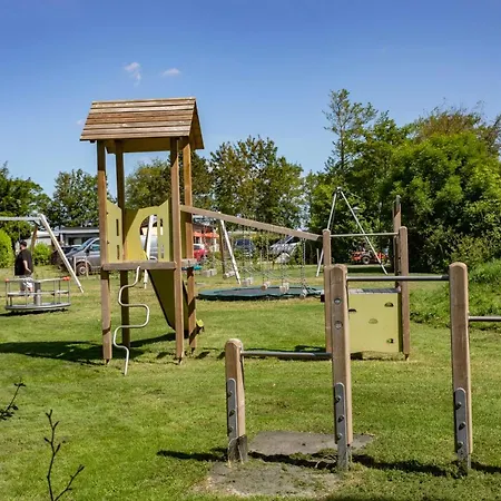 578 Op Recreatiepark De Wielen シャレー *